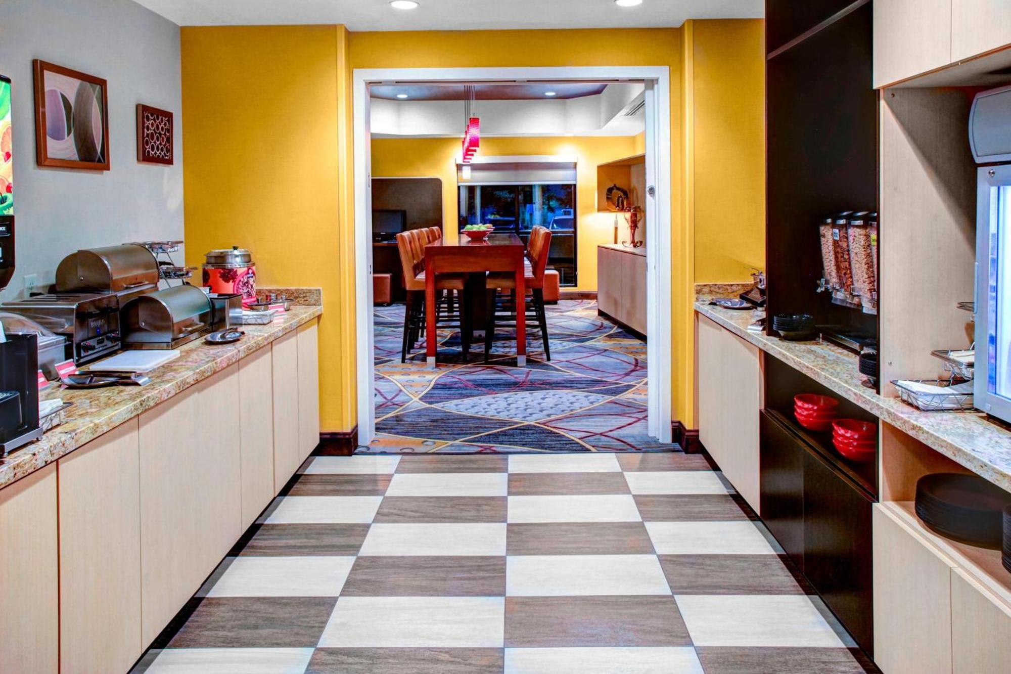 Towneplace Suites By Marriott Bakersfield West Exteriér fotografie