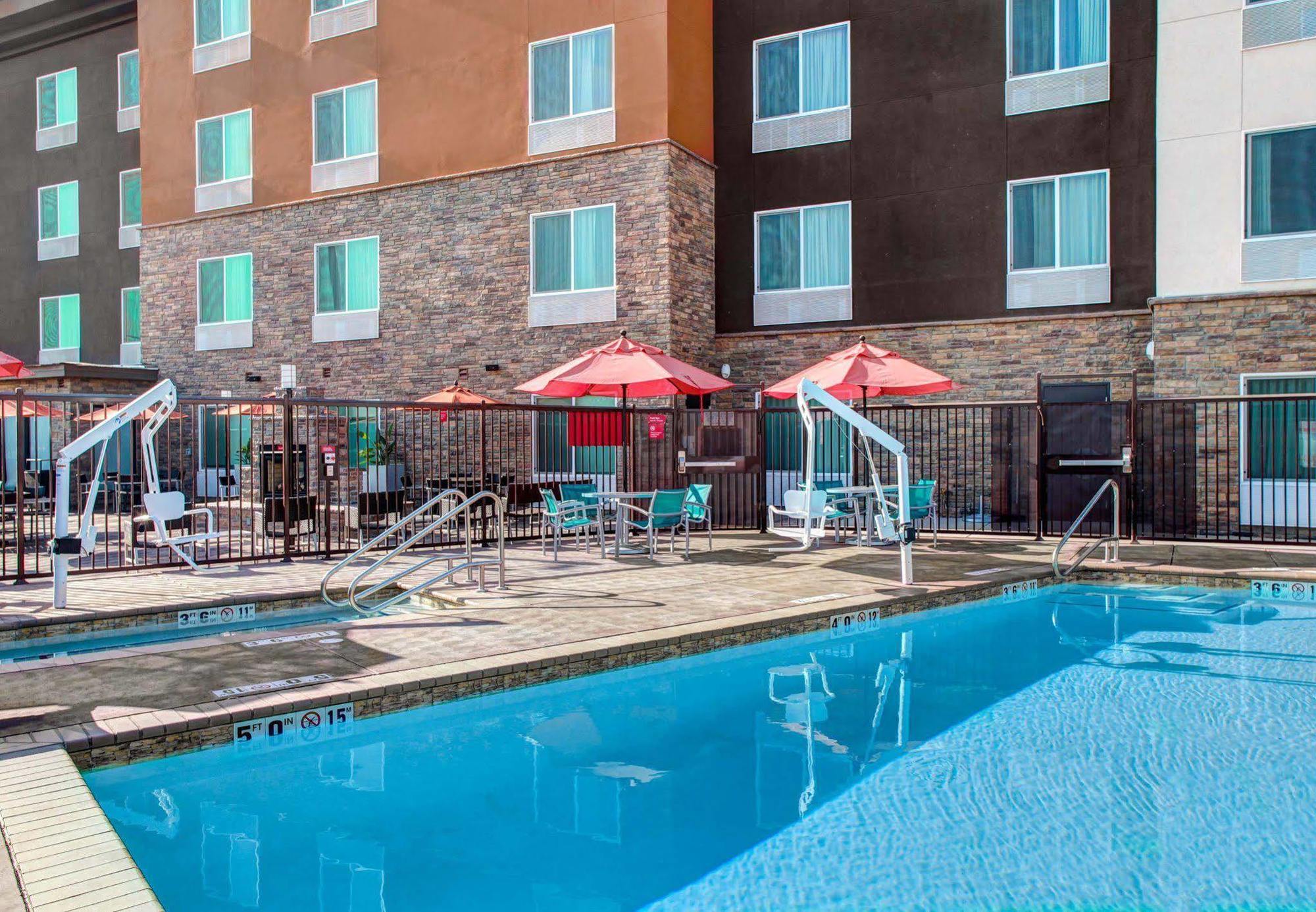 Towneplace Suites By Marriott Bakersfield West Exteriér fotografie